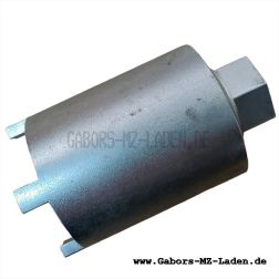 Groove nut wrench for clutch