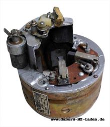 Lichtmaschinengehäuse mit Feldspulen für Fliehgewichte, durchgemessen